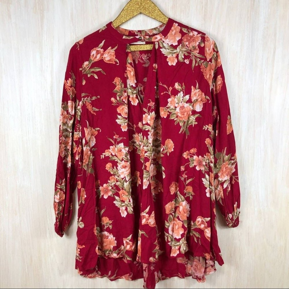 Altar'd State Red Floral Key Hole Blouse - Size Small